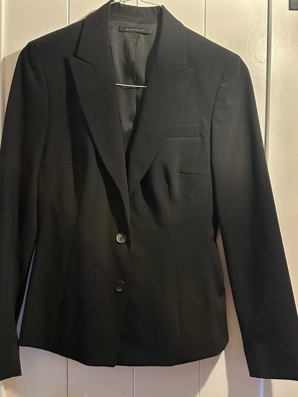 Elie Tahari black suit jacket/blazer